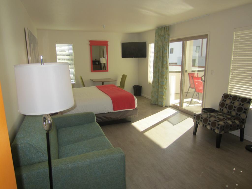 Carousel Beach Inn Santa Cruz Room photo